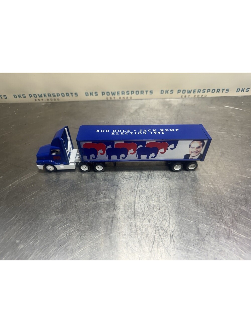 Winross 1996 Election Bill Clinton & Bob Dole Trucks & Trailers -